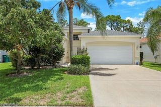 697 Crossfield CIR, Naples, FL 34104