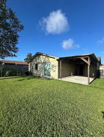 1711 Canary Circle, League City, TX 77573