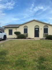 1711 Canary Circle, League City, TX 77573