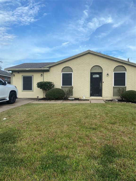 1711 Canary Circle, League City, TX 77573