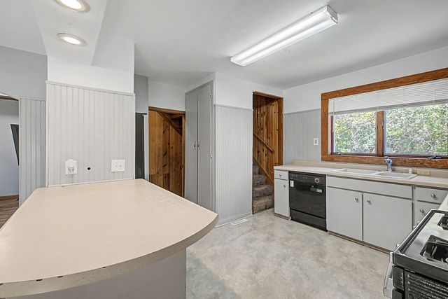 502 Park Street, Duluth, MN 55803