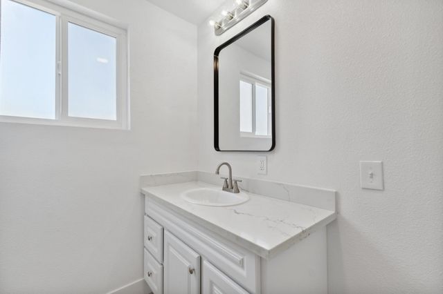 630 N Roosevelt Avenue, Fresno, CA 93728