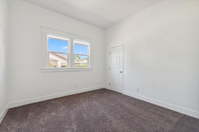 630 N Roosevelt Avenue, Fresno, CA 93728