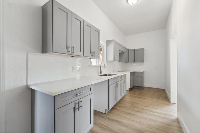 630 N Roosevelt Avenue, Fresno, CA 93728