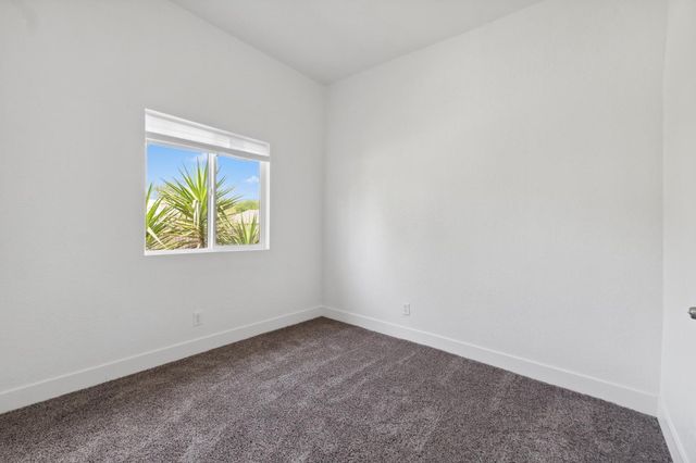 630 N Roosevelt Avenue, Fresno, CA 93728