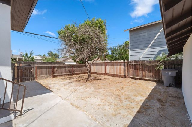630 N Roosevelt Avenue, Fresno, CA 93728