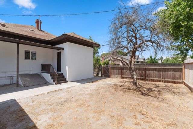 630 N Roosevelt Avenue, Fresno, CA 93728
