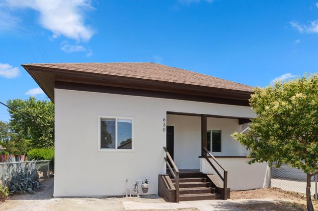 630 N Roosevelt Avenue, Fresno, CA 93728