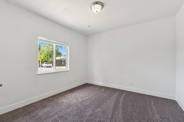 630 N Roosevelt Avenue, Fresno, CA 93728