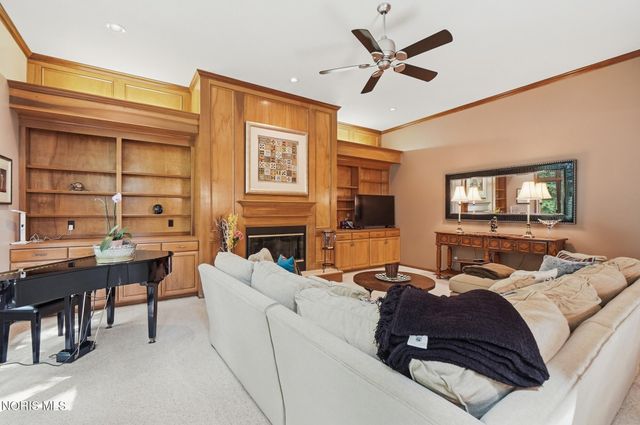 2573 Wimbledon Park Boulevard, Toledo, OH 43617