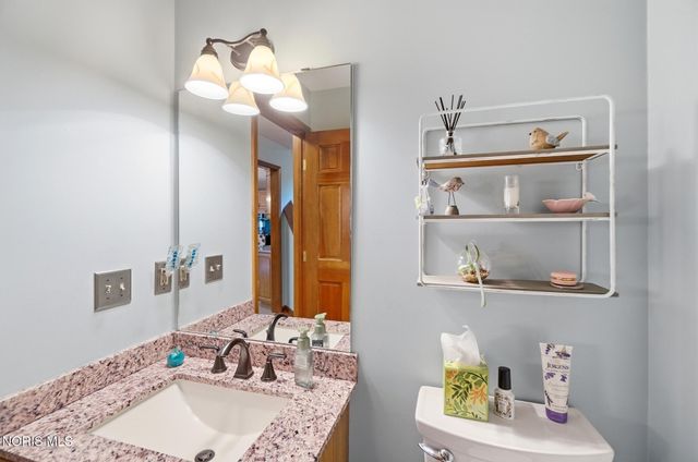 2573 Wimbledon Park Boulevard, Toledo, OH 43617