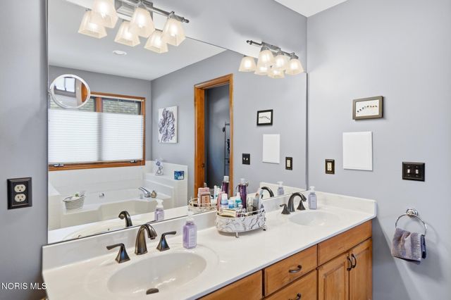 2573 Wimbledon Park Boulevard, Toledo, OH 43617