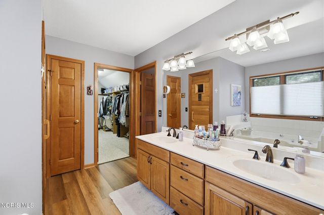 2573 Wimbledon Park Boulevard, Toledo, OH 43617