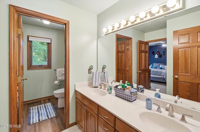 2573 Wimbledon Park Boulevard, Toledo, OH 43617
