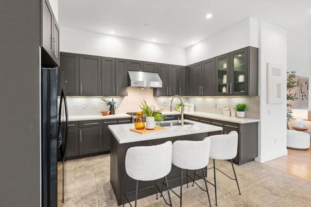 2220 Arrowhead Drive, Oakland, CA 94611