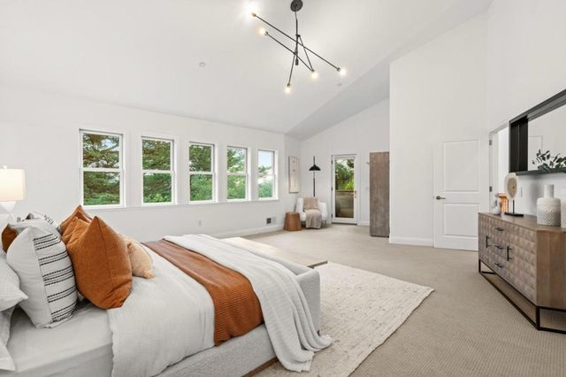 2220 Arrowhead Drive, Oakland, CA 94611