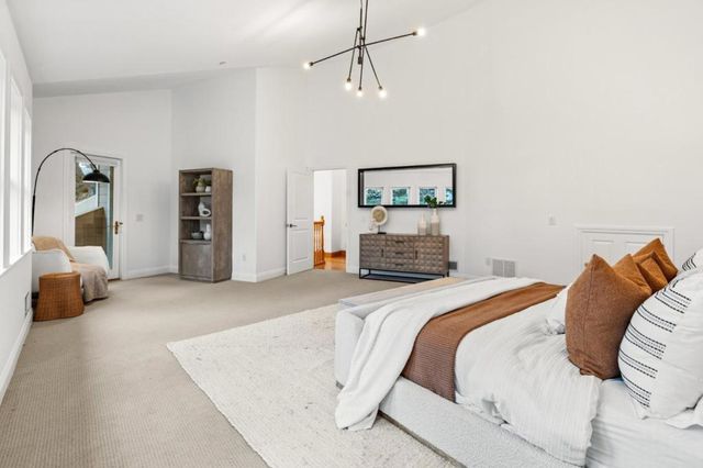 2220 Arrowhead Drive, Oakland, CA 94611