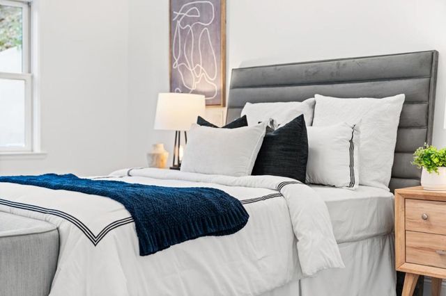 2220 Arrowhead Drive, Oakland, CA 94611