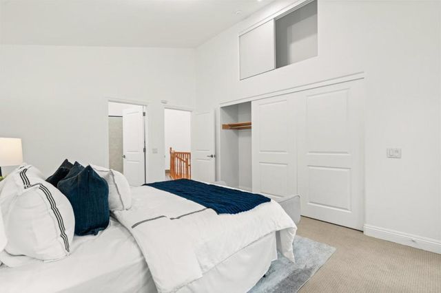 2220 Arrowhead Drive, Oakland, CA 94611