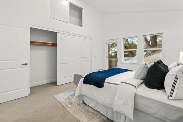 2220 Arrowhead Drive, Oakland, CA 94611