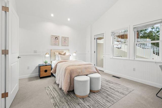 2220 Arrowhead Drive, Oakland, CA 94611