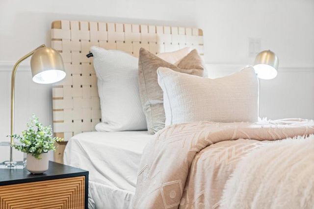 2220 Arrowhead Drive, Oakland, CA 94611