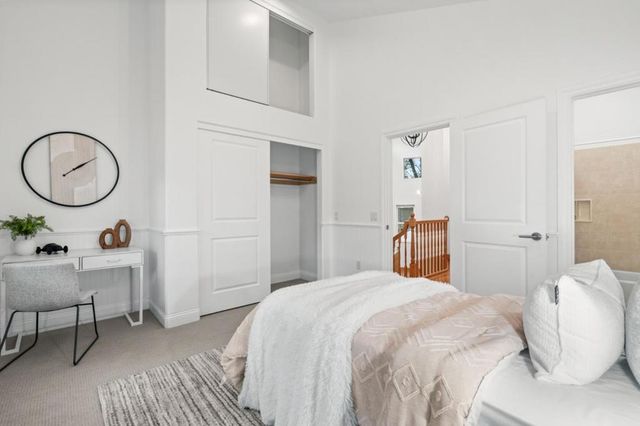 2220 Arrowhead Drive, Oakland, CA 94611