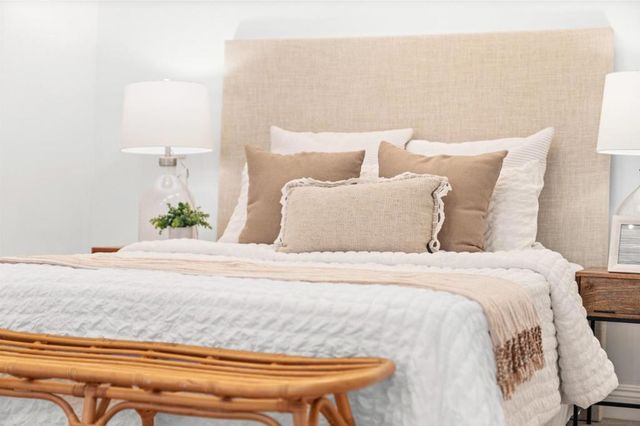 2220 Arrowhead Drive, Oakland, CA 94611