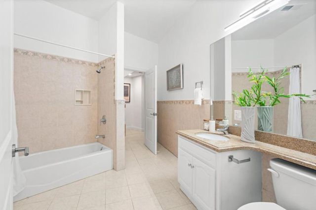 2220 Arrowhead Drive, Oakland, CA 94611