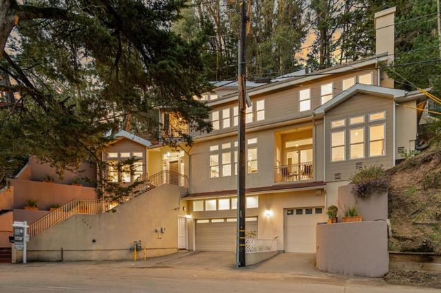 2220 Arrowhead Drive, Oakland, CA 94611