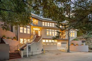 2220 Arrowhead Drive, Oakland, CA 94611