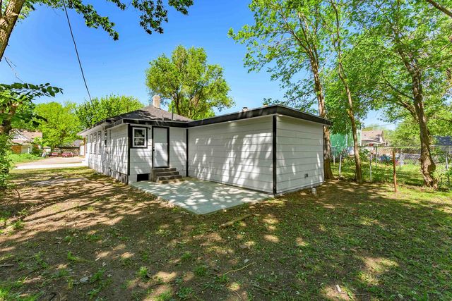 330 N Ash St, Wichita, KS 67214