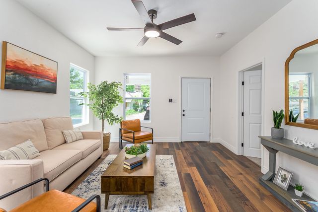 330 N Ash St, Wichita, KS 67214