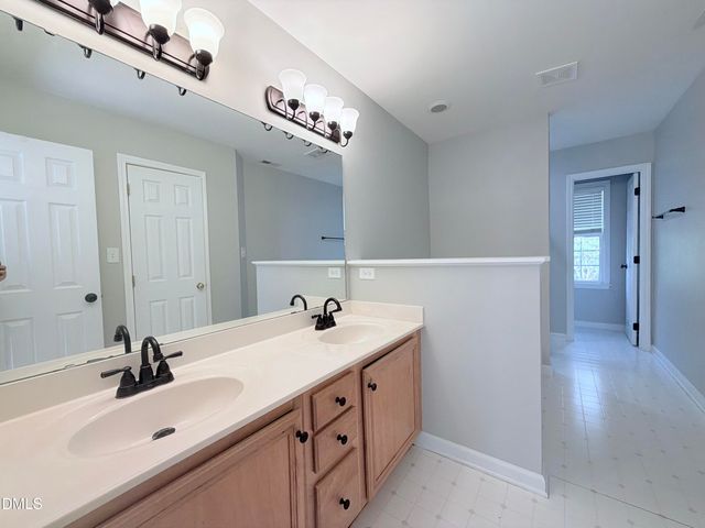 803 Knightsborough Way, Apex, NC 27502