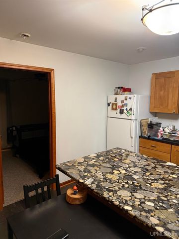 2121 Jasberg Street, Hancock, MI 49930