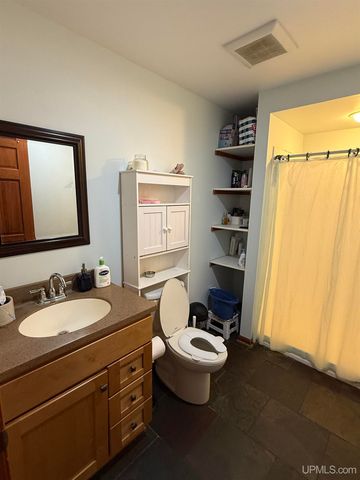 2121 Jasberg Street, Hancock, MI 49930