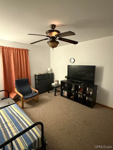 2121 Jasberg Street, Hancock, MI 49930