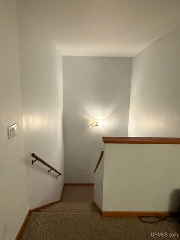 2121 Jasberg Street, Hancock, MI 49930