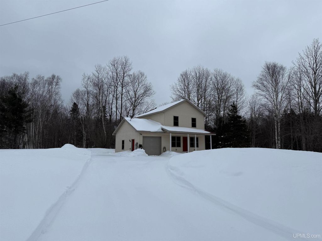 2121 Jasberg Street, Hancock, MI 49930