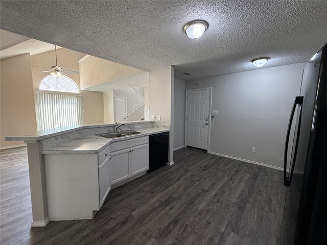 4307 Scarsdale Lane, Dallas, TX 75227