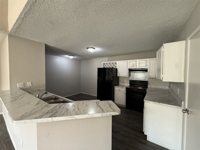 4307 Scarsdale Lane, Dallas, TX 75227
