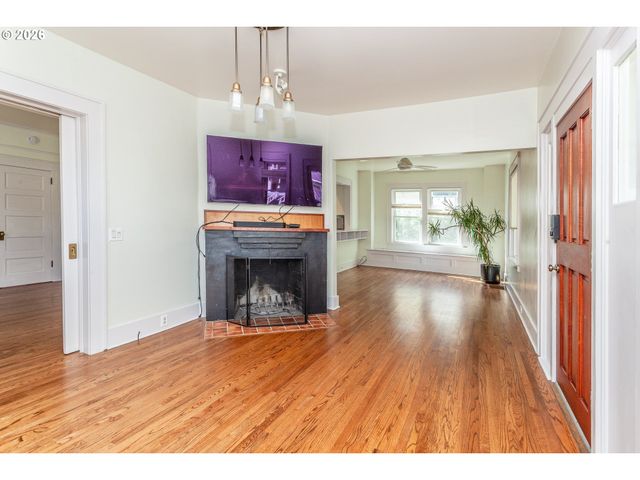 1230 Se 32ND Pl, Portland, OR 97214