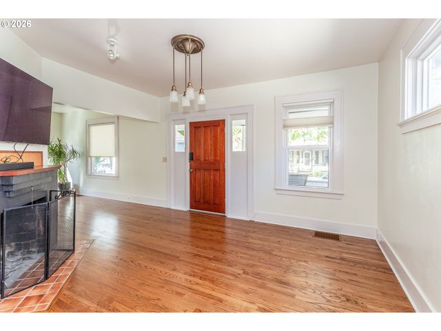 1230 Se 32ND Pl, Portland, OR 97214