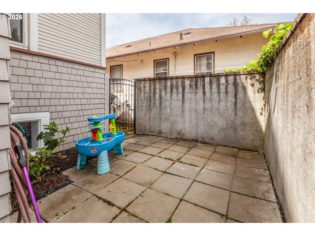 1230 Se 32ND Pl, Portland, OR 97214