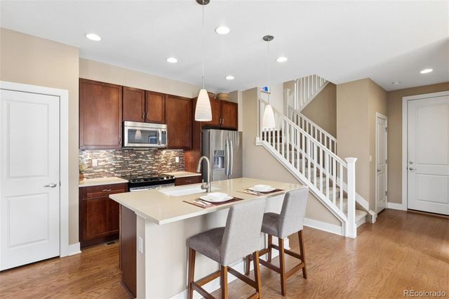 570 S Vance Street, Lakewood, CO 80226