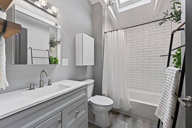 15 Pheasant Ln, Woburn, MA 01801