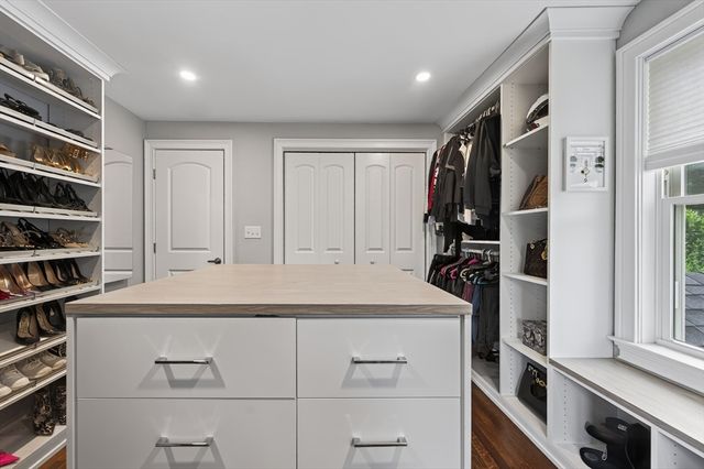 15 Pheasant Ln, Woburn, MA 01801