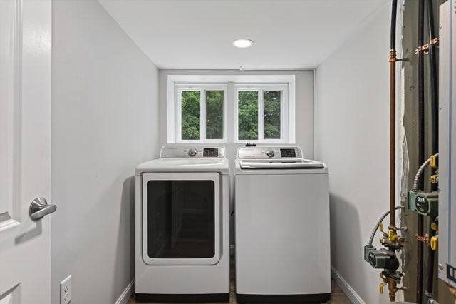 15 Pheasant Ln, Woburn, MA 01801