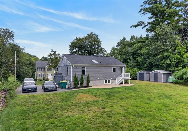 15 Pheasant Ln, Woburn, MA 01801