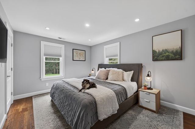 15 Pheasant Ln, Woburn, MA 01801